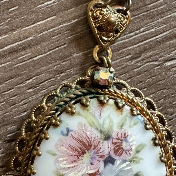 Vintage West Germany Floral Pendant Necklace with Gold Chain - Picture 2 of 5